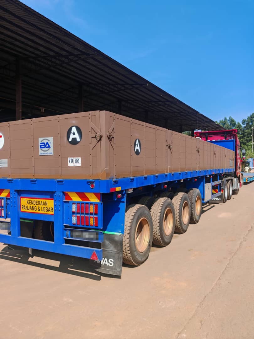 Scrap Metal Lorry photo